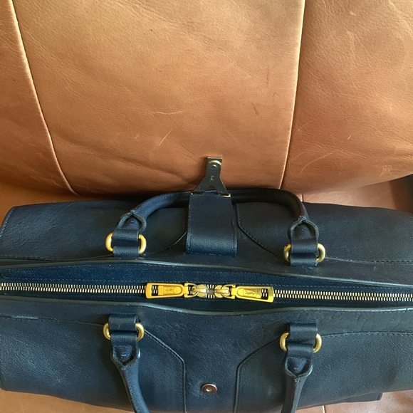 🦋Beautiful YSL Navy Blue Leather Handbag🦋 - Picture 8 of 14